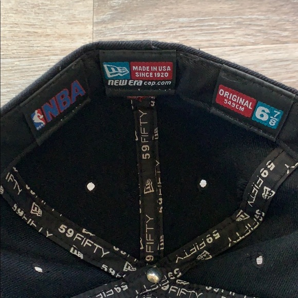 Throwback Raptors Fitted Cap - Picture 2 of 3